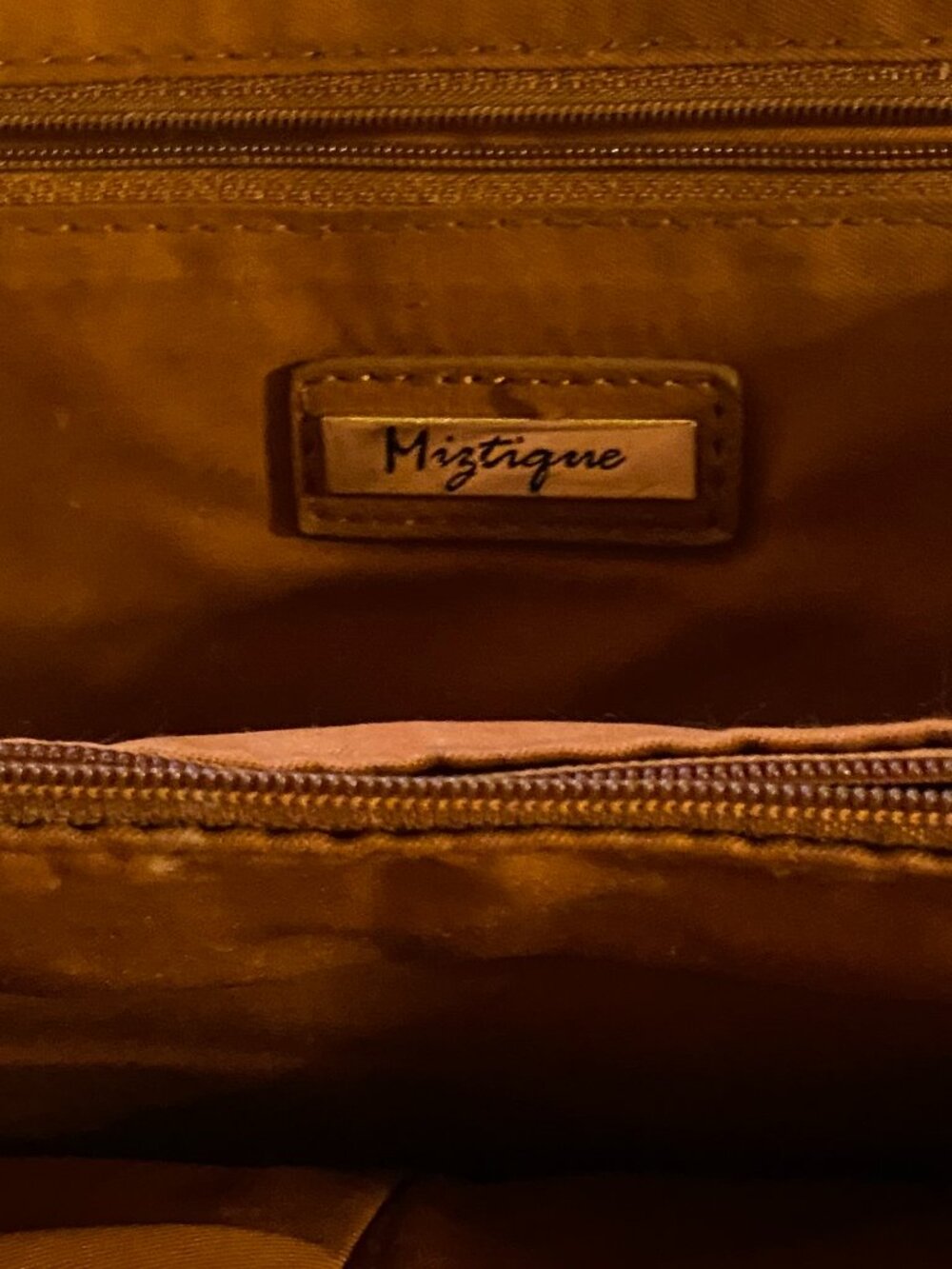 Miztique Daisy Convertible Backpack Purse - Picture 4 of 4
